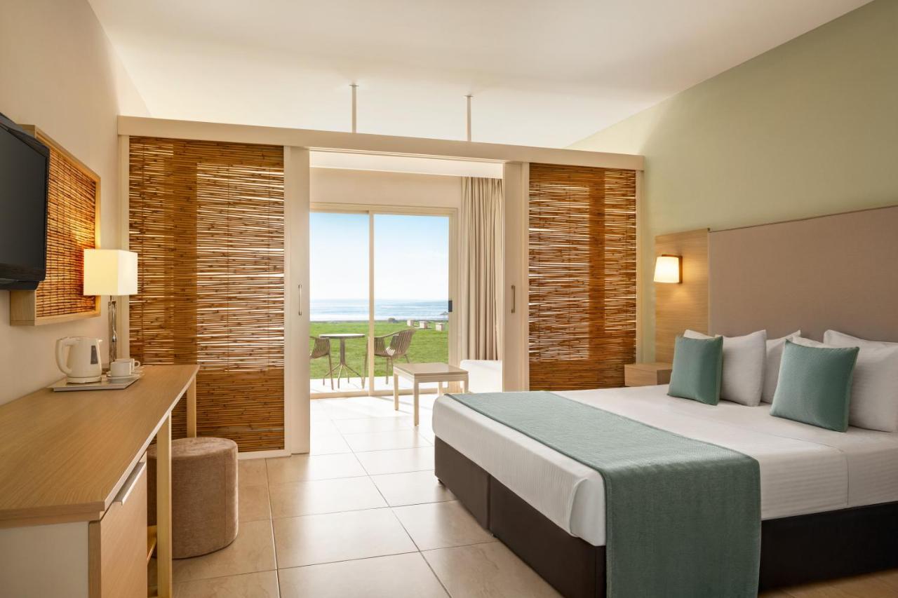 Ramada Hotel & Suites By Wyndham Ayía Nápa Extérieur photo