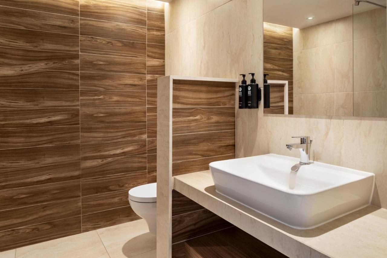 Ramada Hotel & Suites By Wyndham Ayía Nápa Extérieur photo