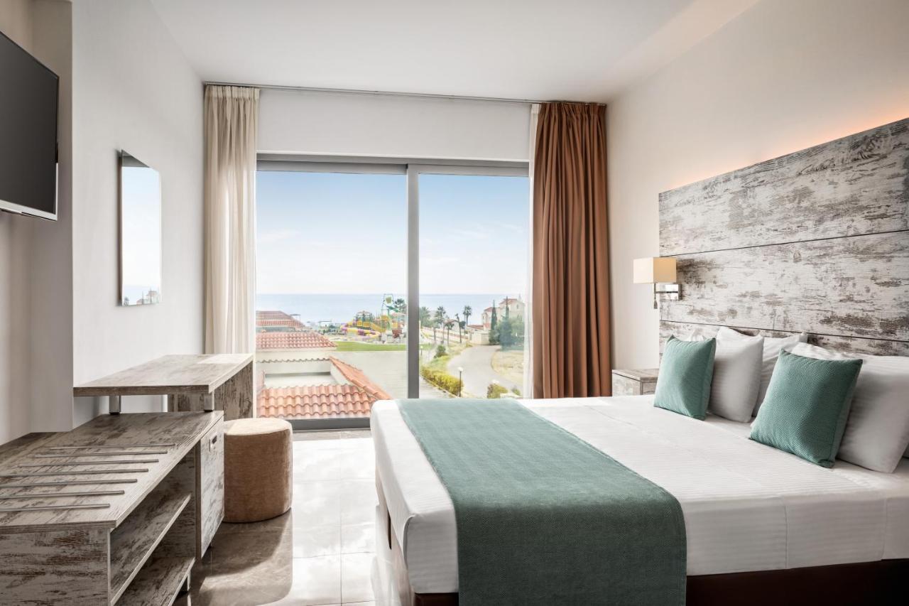 Ramada Hotel & Suites By Wyndham Ayía Nápa Extérieur photo