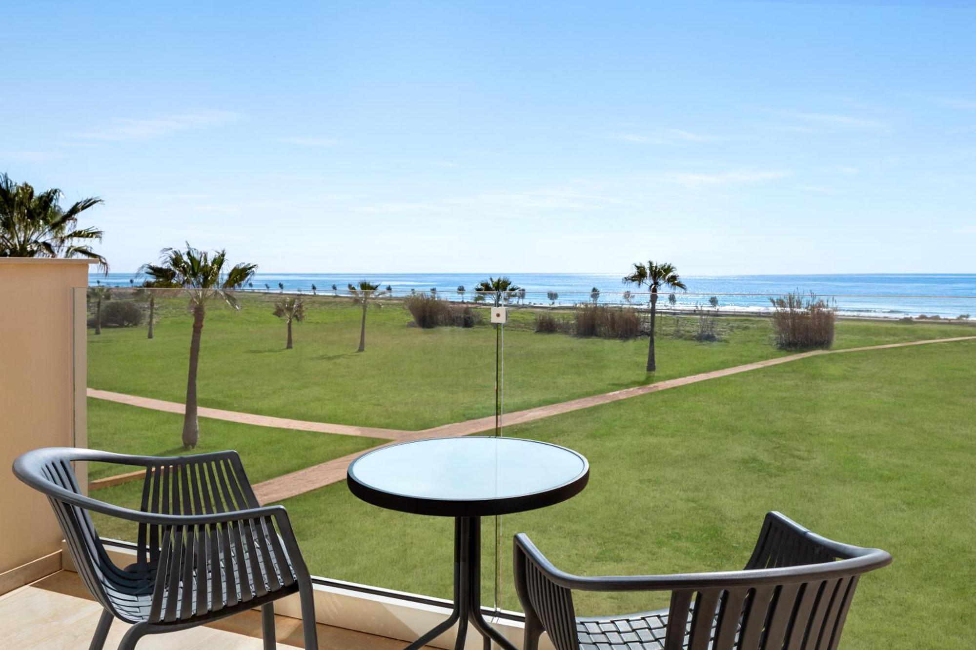 Ramada Hotel & Suites By Wyndham Ayía Nápa Extérieur photo